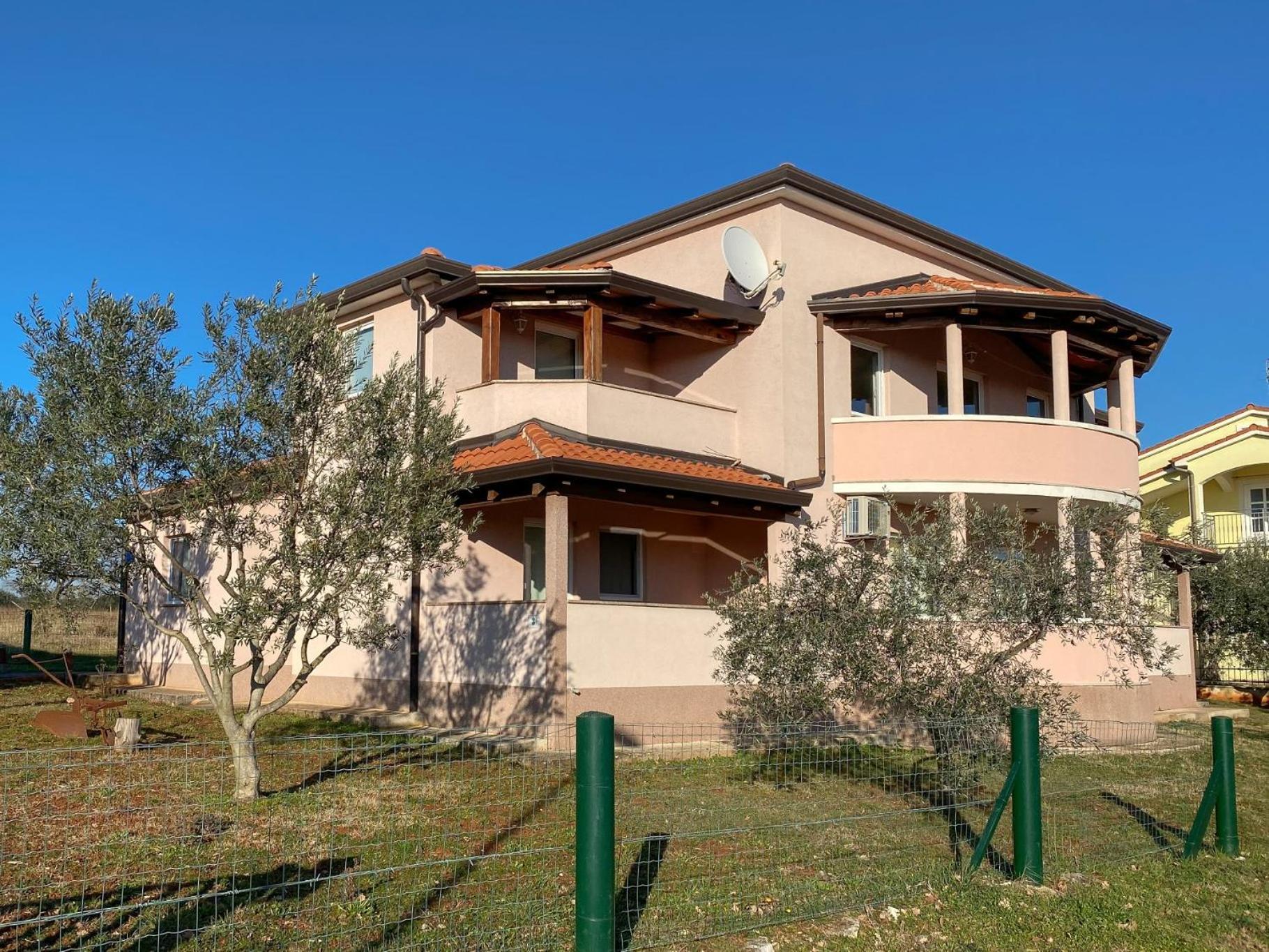 David One Apartment Новиград Екстериор снимка