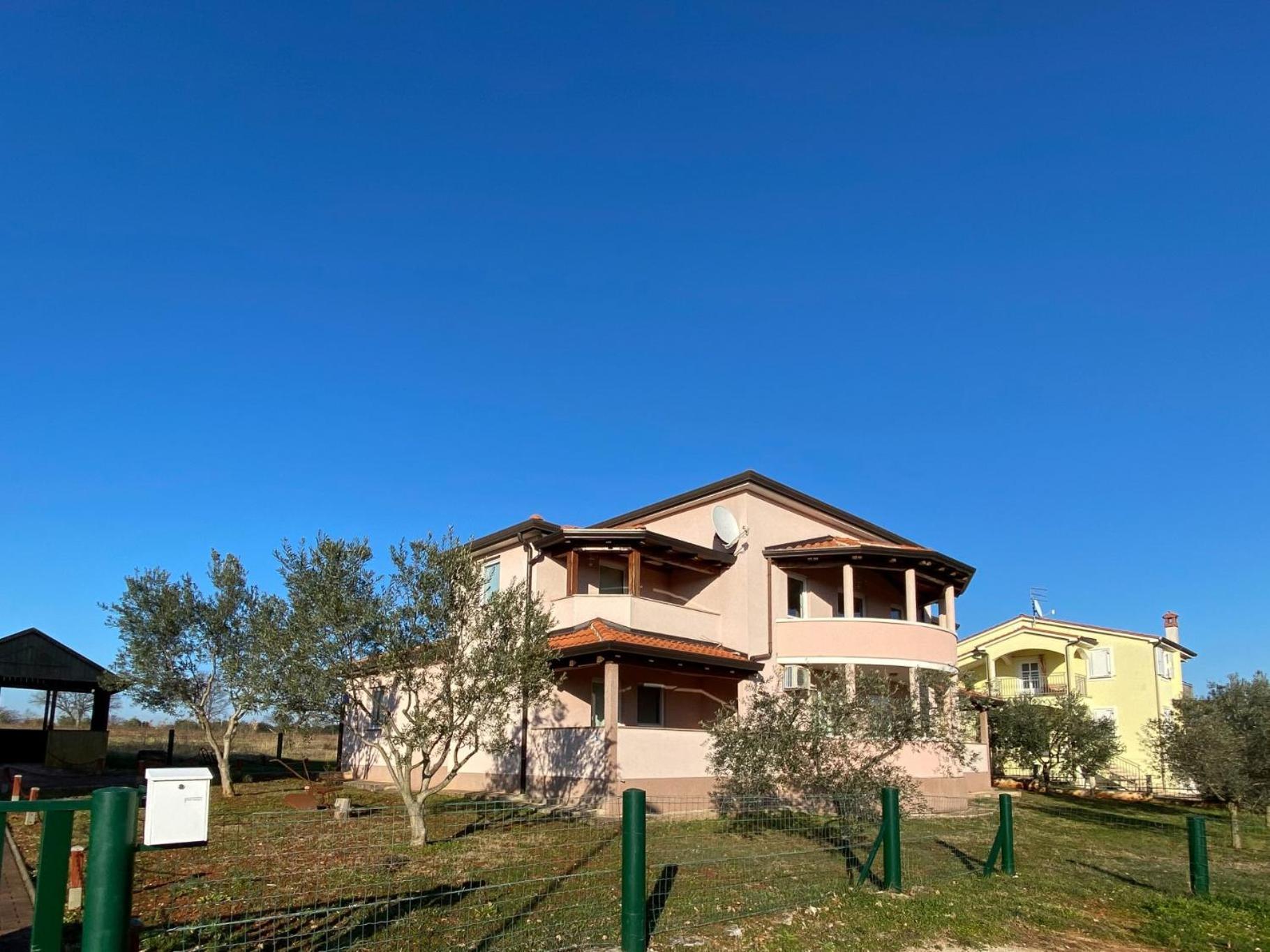 David One Apartment Новиград Екстериор снимка